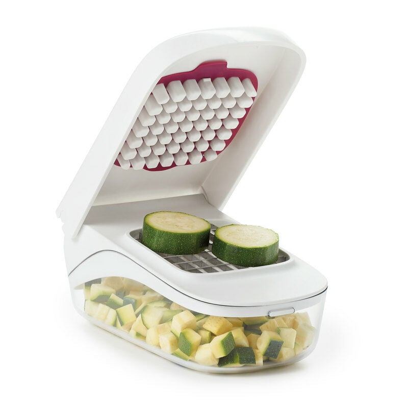 vegetable-chopper-with-easy-pour-opening-o4 onion_5.jpg