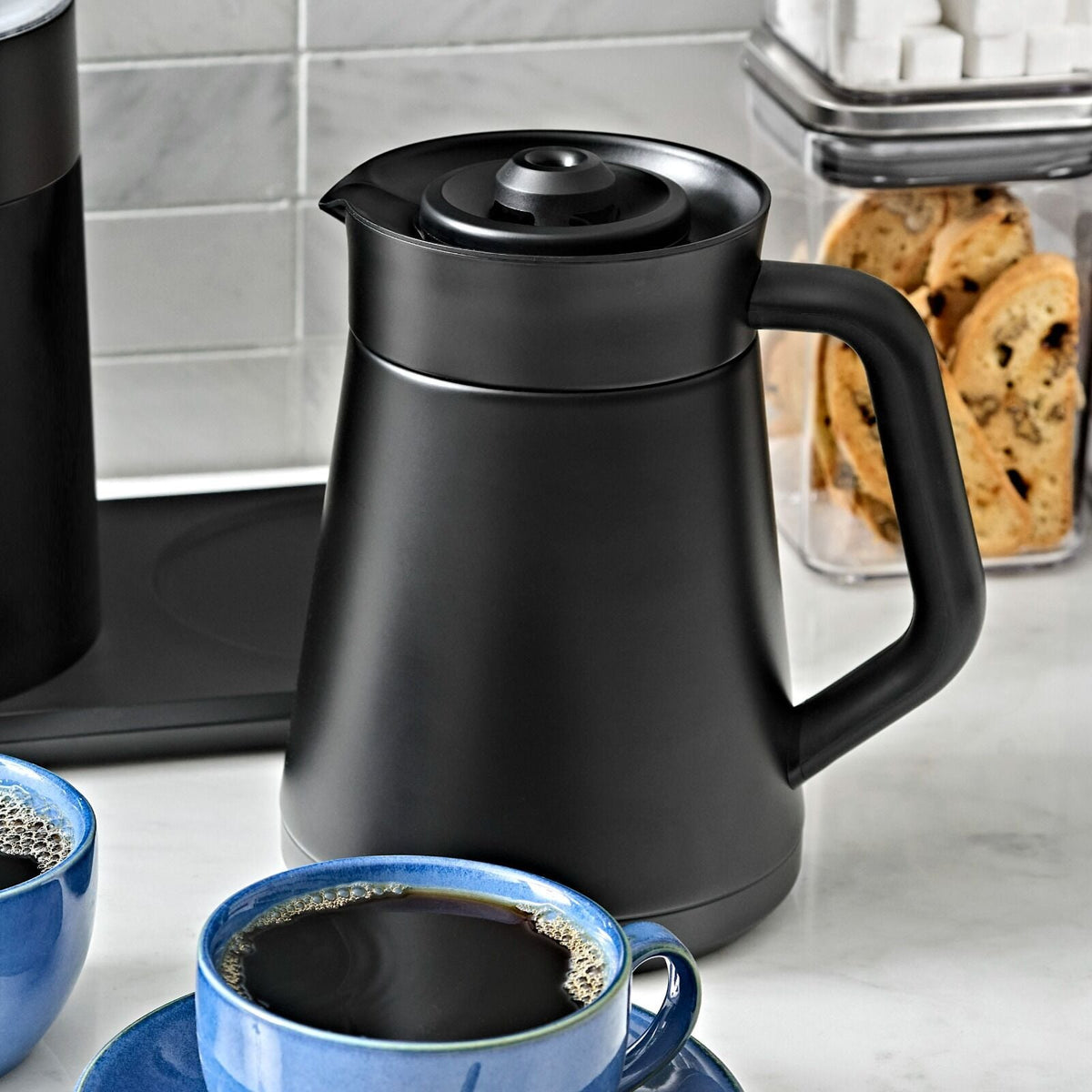 replacement-carafe-for-9-cup-coffee-maker-matte-black-m6 brew_8725100_9-cup-coffee-maker-black-carafe_pdp_02_1_.jpeg