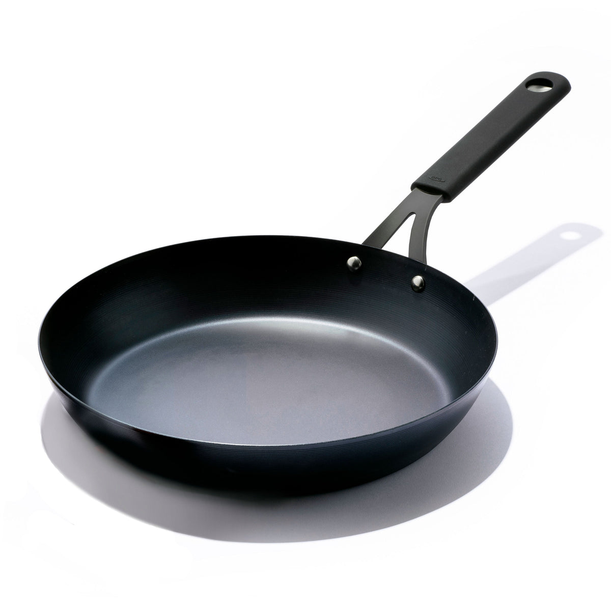 oxo-carbon-steel-obsidian-series-12-inch-frypan-with-silicone-sleeve-v5 cc005101-001-1.jpg