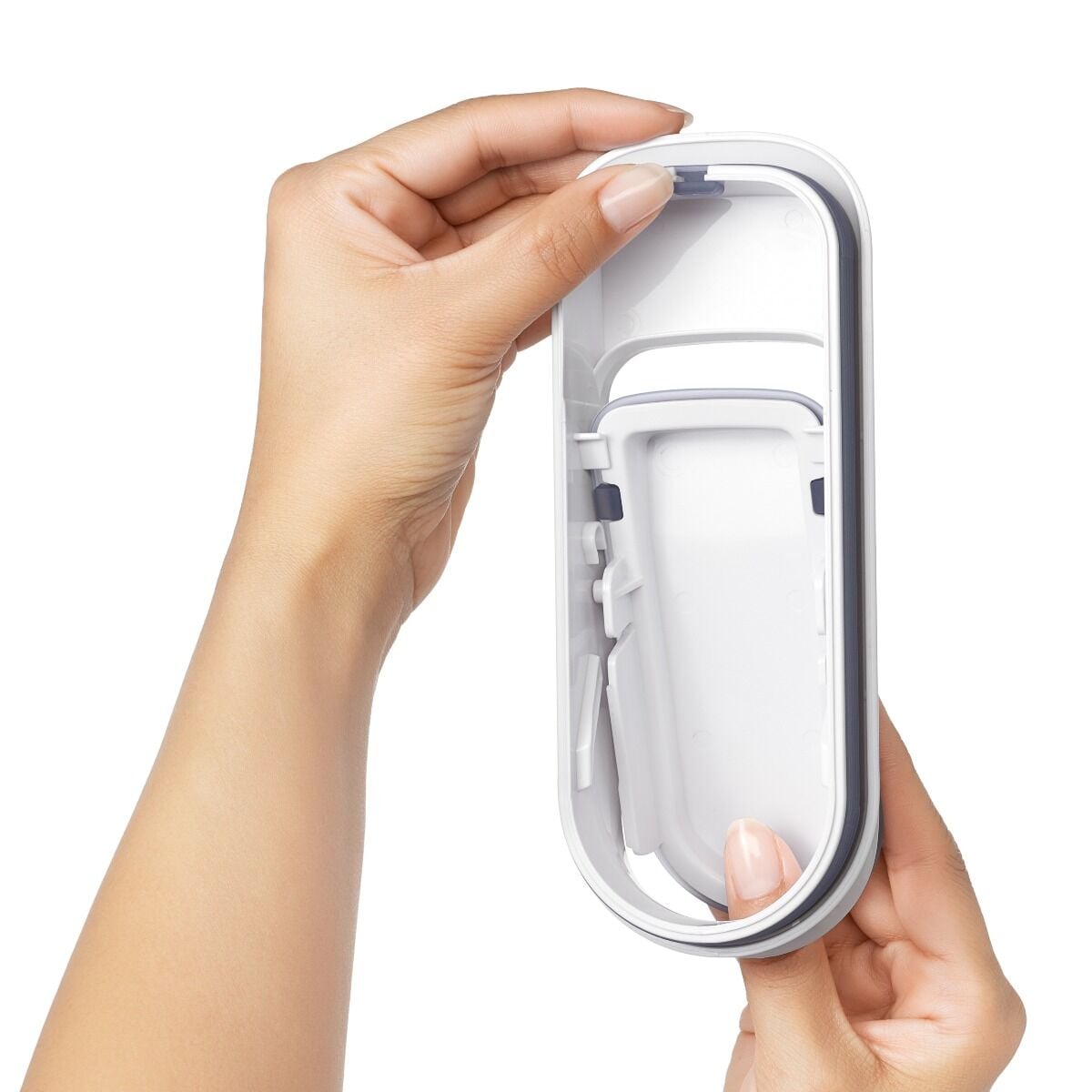 oxo-good-grips-all-purpose-dispenser-1-2-qt-c3 gg_11247400_4.jpg
