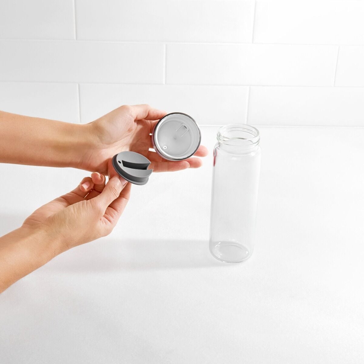 precision-pour-glass-dispenser-12-oz-p9 gg_11247900_4b.jpg