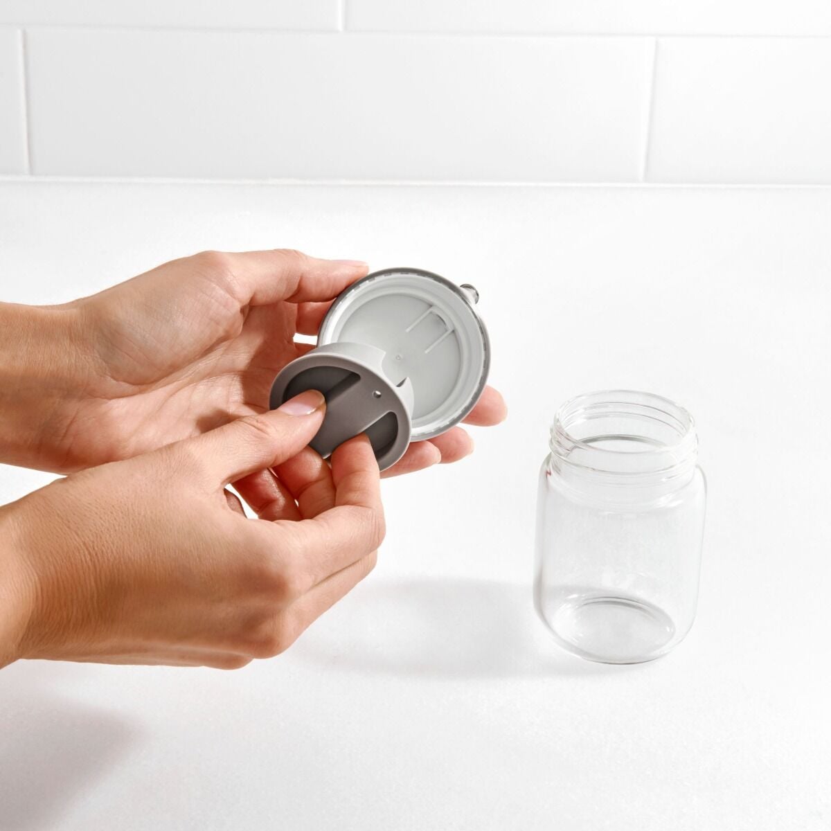 precision-pour-glass-dispenser-5-oz-v0 gg_11278600_4a.jpg