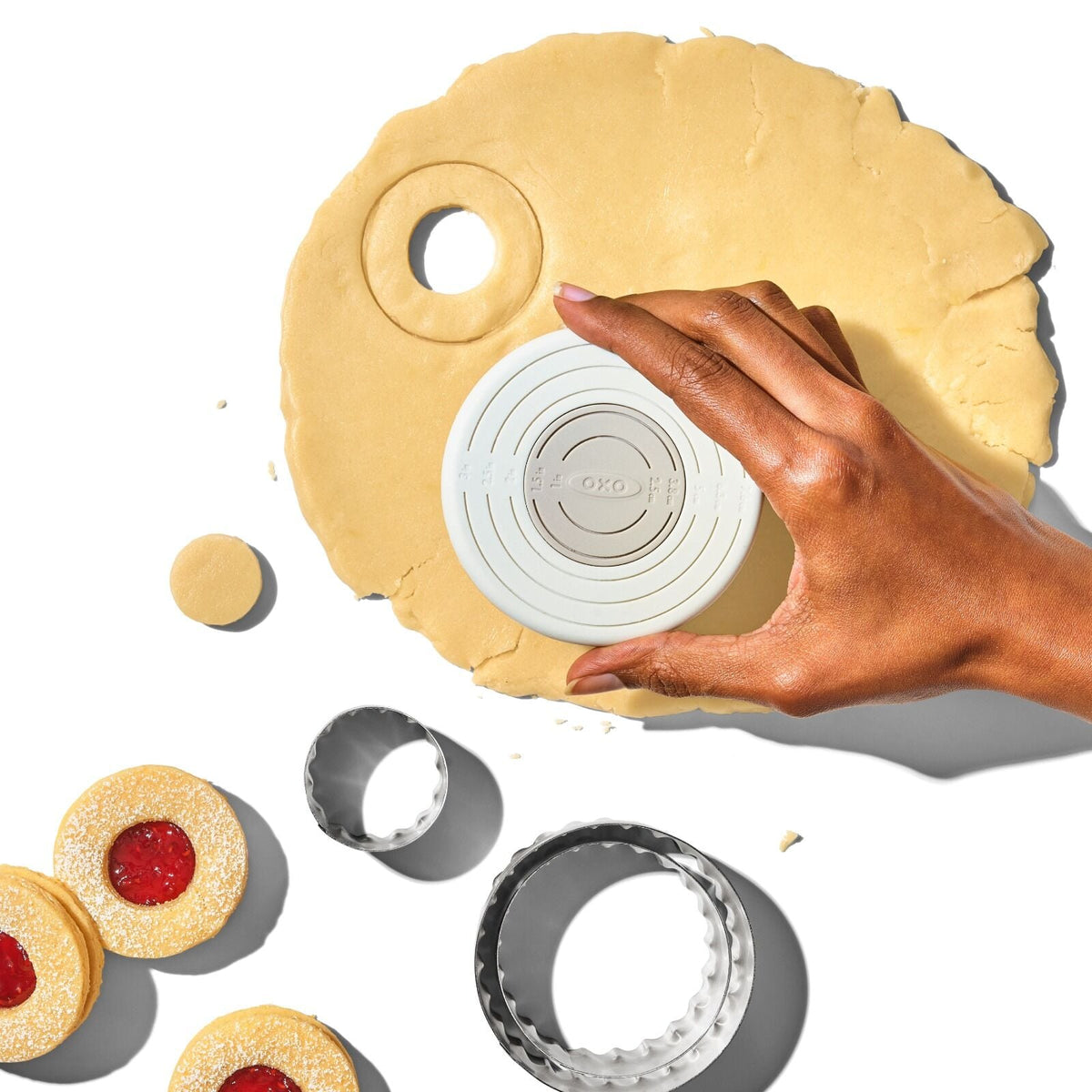 double-sided-cookie-and-biscuit-cutter-a1 gg_11360600_cookiecutterset_pdp_04.jpg