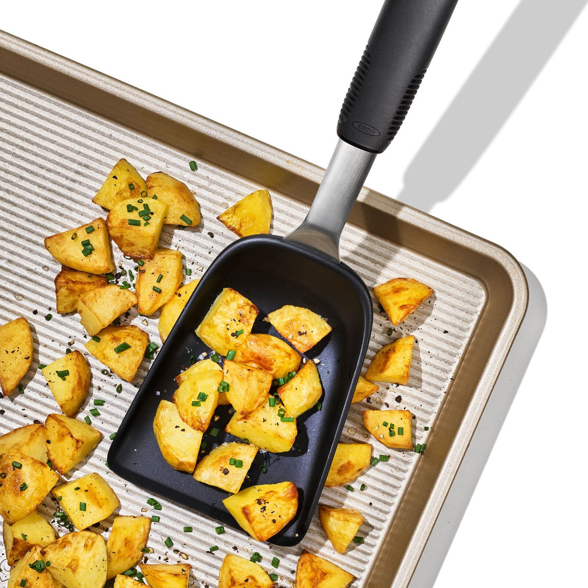 sheet-pan-scoop-t9 gg_11375300_sheetpanscoop_pdp_01.jpg