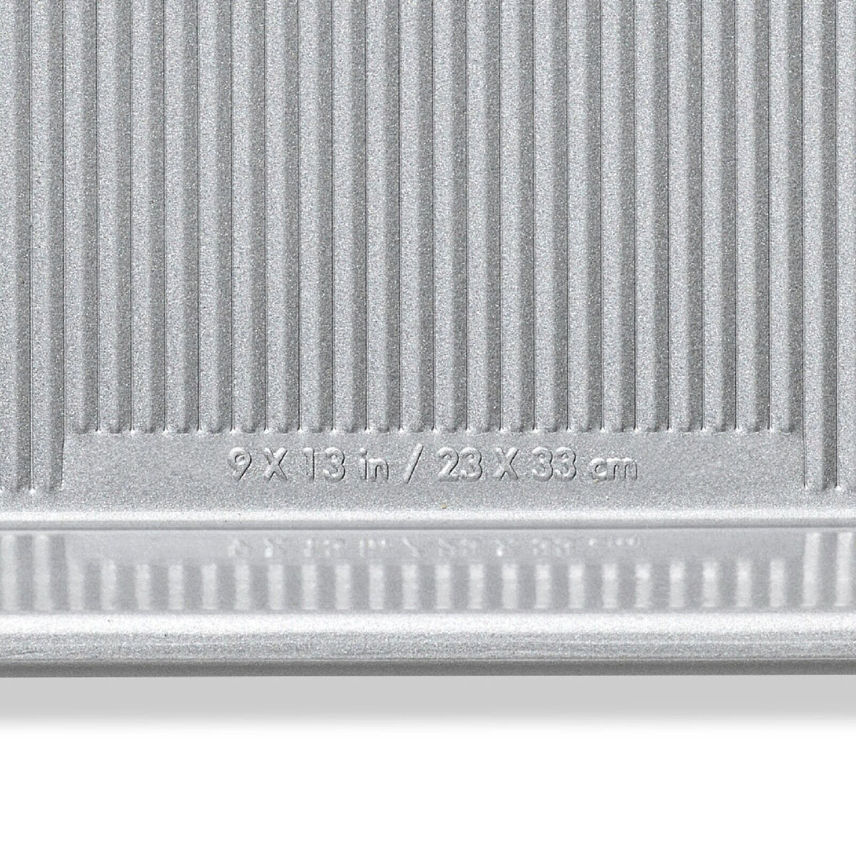 non-stick-pro-clear-coated-quarter-sheet-pan-y5 gg_11434900_quarter-sheet-pan_pdp_05.jpeg