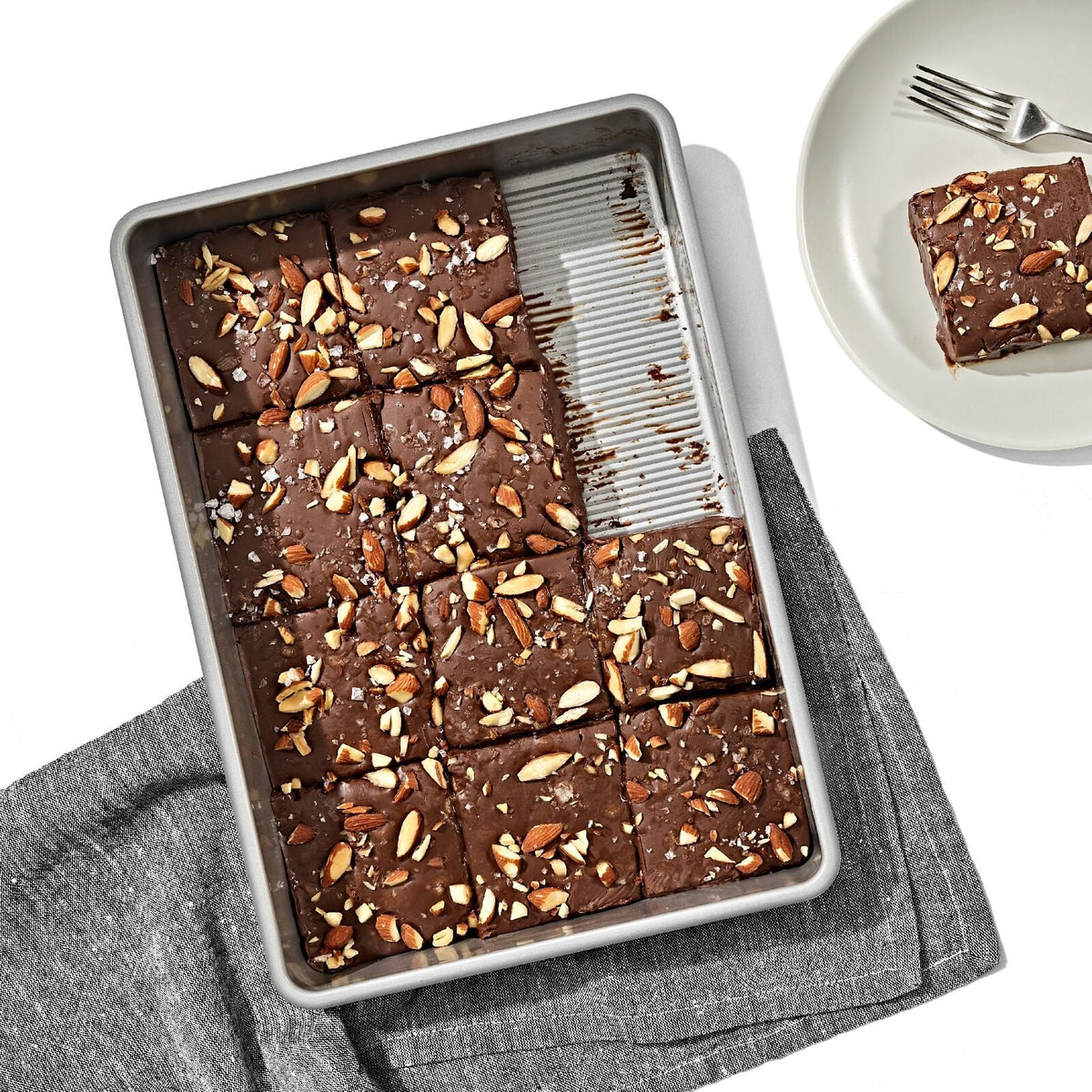 non-stick-pro-clear-coated-9inx13in-cake-pan-y7 gg_11435500_9x13-cake-pan_pdp_01.jpeg