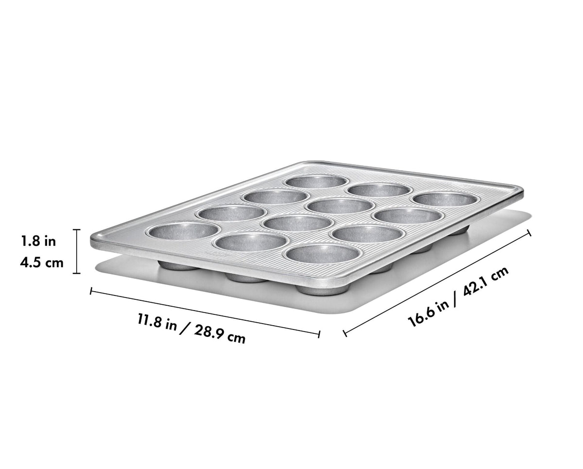 non-stick-pro-clear-coated-12-cup-muffin-pan-r8 gg_11435600_12-cup-muffin-pan_apdp_01_dim.jpeg