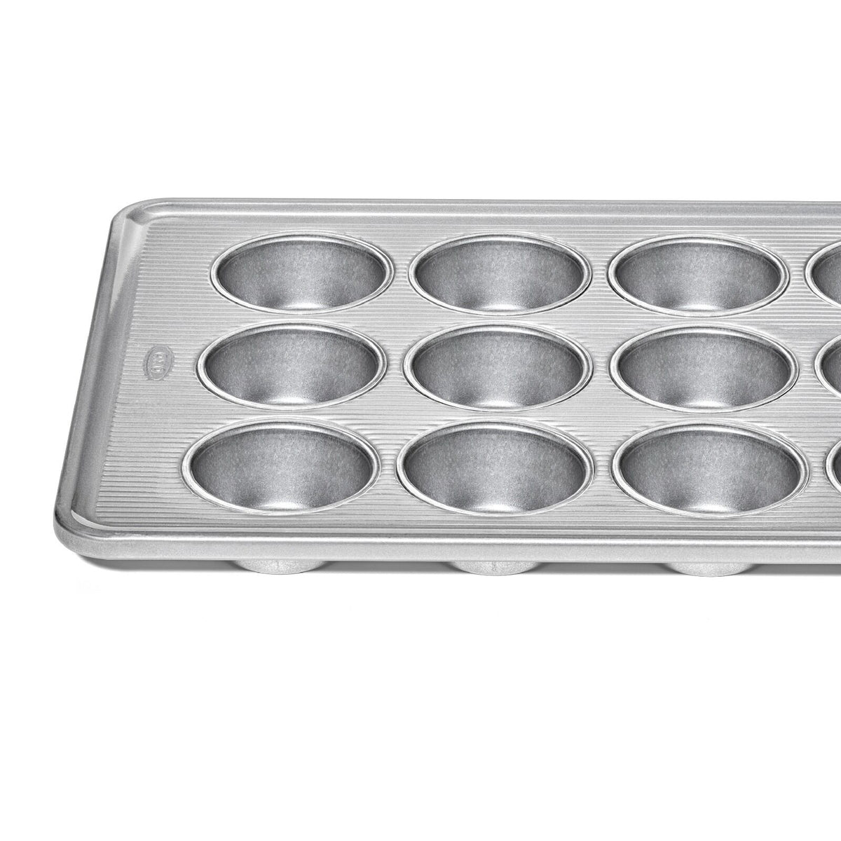 non-stick-pro-clear-coated-12-cup-muffin-pan-r8 gg_11435600_12-cup-muffin-pan_pdp_04.jpeg