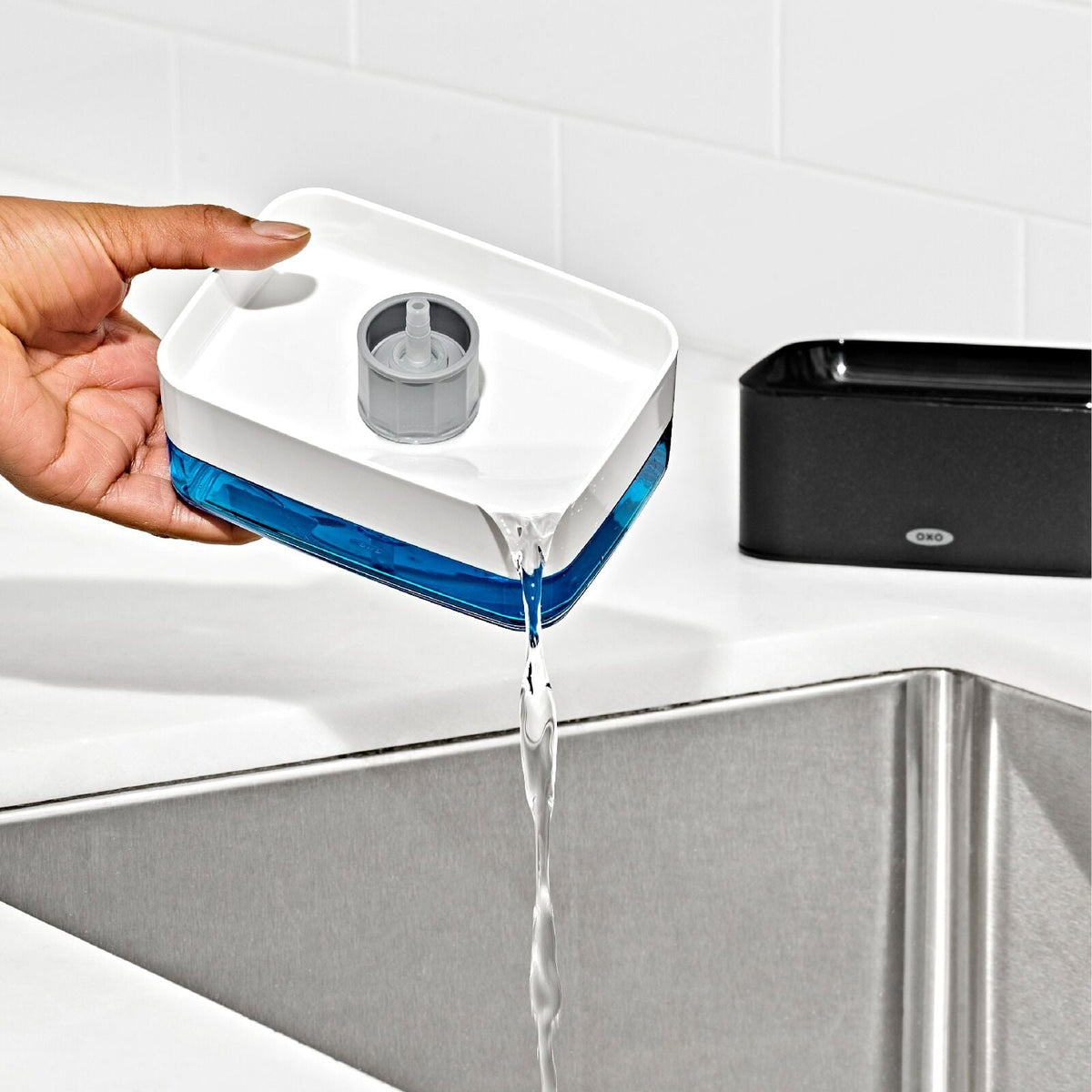 soap-dispensing-sponge-holder-j3 gg_12426800_soap-dispensing-sponge-holder_pdp_06.jpeg