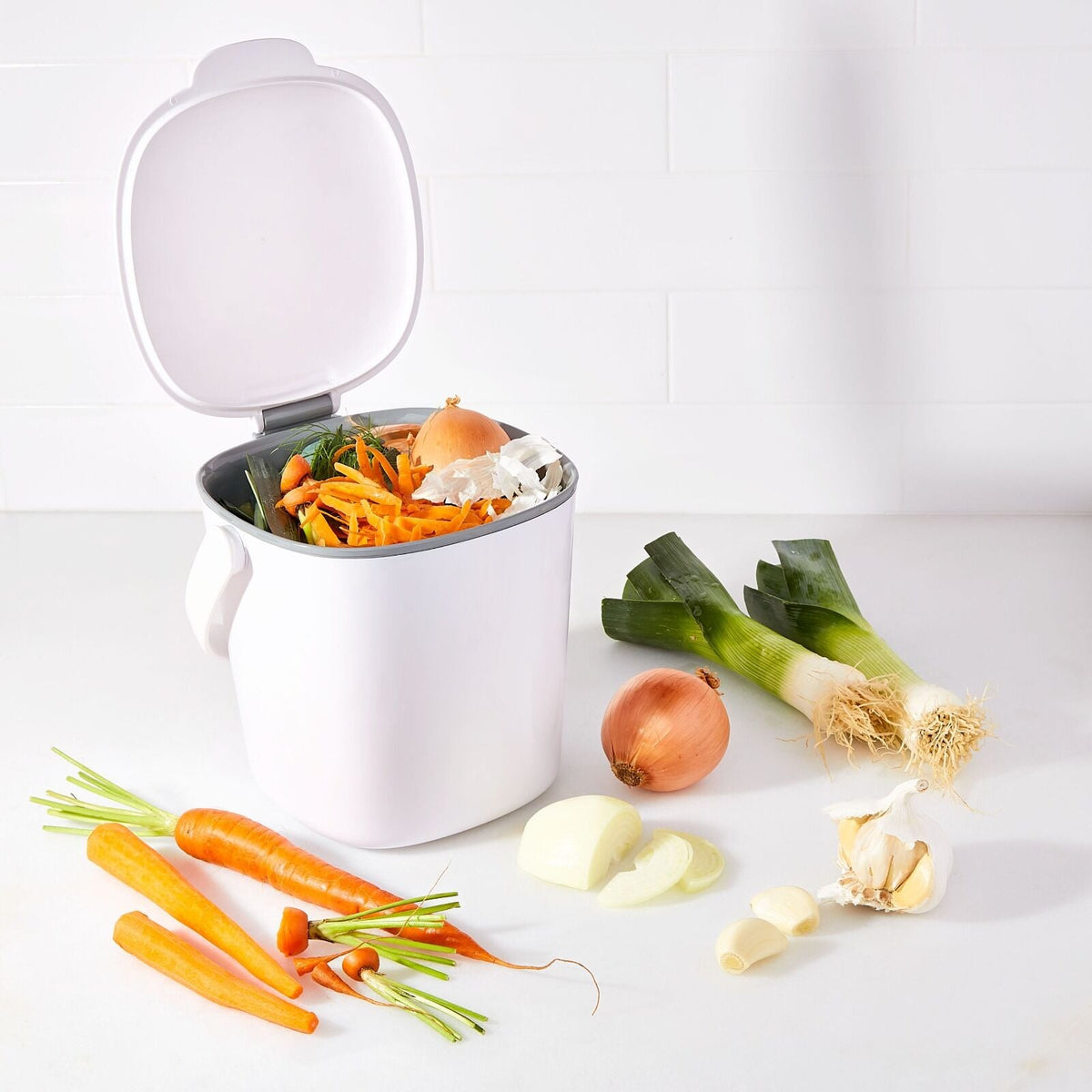 easy-clean-compost-bin-0-75-gal-s8 gg_13295800_9b_3.jpg