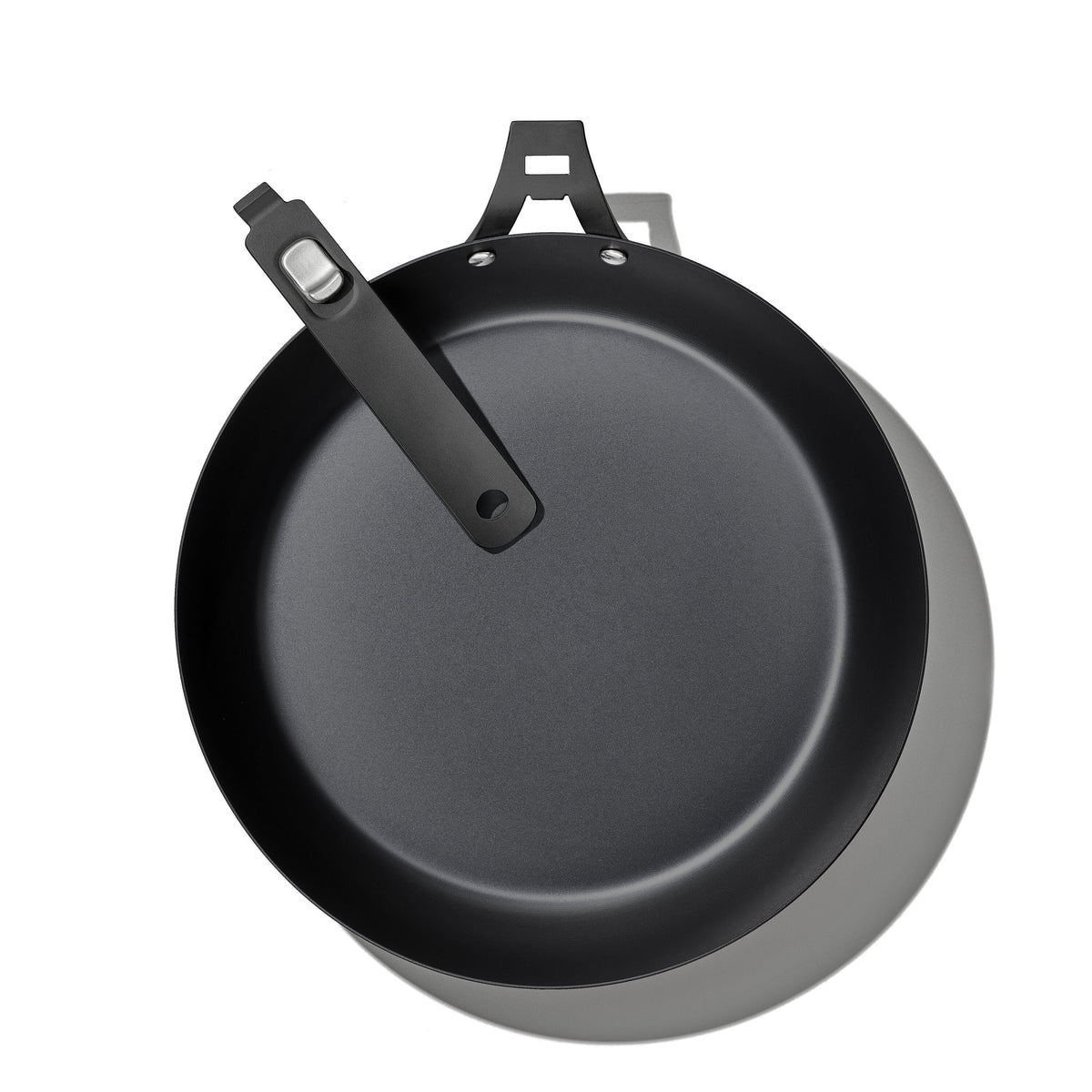 outdoor-12-inch-carbon-steel-pan-with-removable-handle-h0 od__2059650001_12incarbonsteelpan_59_rgb.jpg