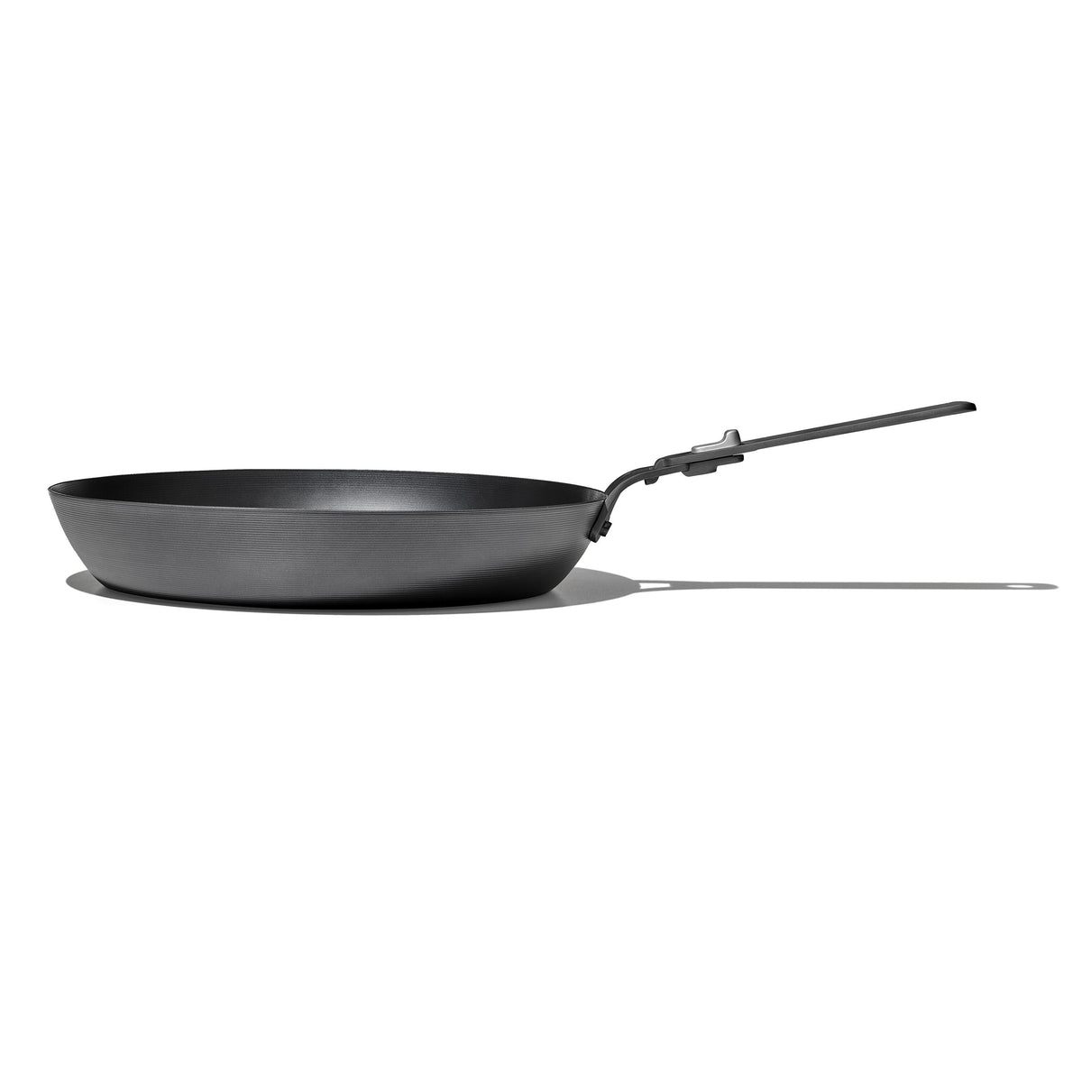 outdoor-12-inch-carbon-steel-pan-with-removable-handle-h0 od__2059650001_12incarbonsteelpan_63_rgb.jpg