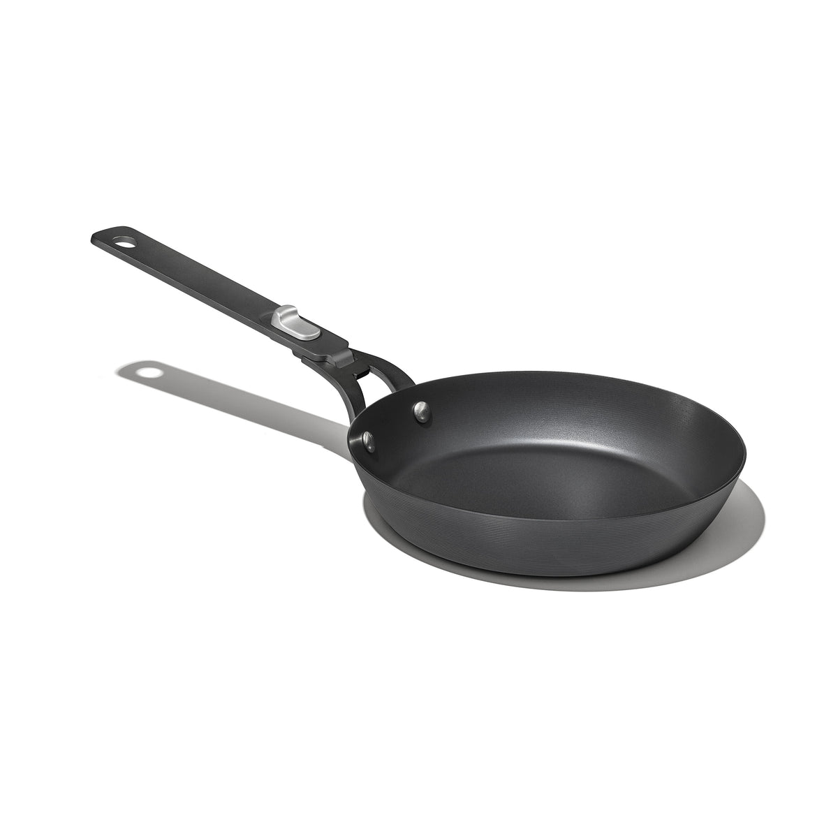 carbon-steel-with-removable-handle-8in-pan-b7 od__2059660001__8incarbonsteelpan_78_rgb.jpg