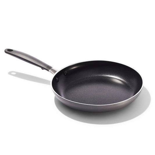 non-stick-pro-every-day-10-inch-fry-pan-q6 oxo_cc010469-001_nonstick-everyday-10in-fry-pan_pdp_01.jpg