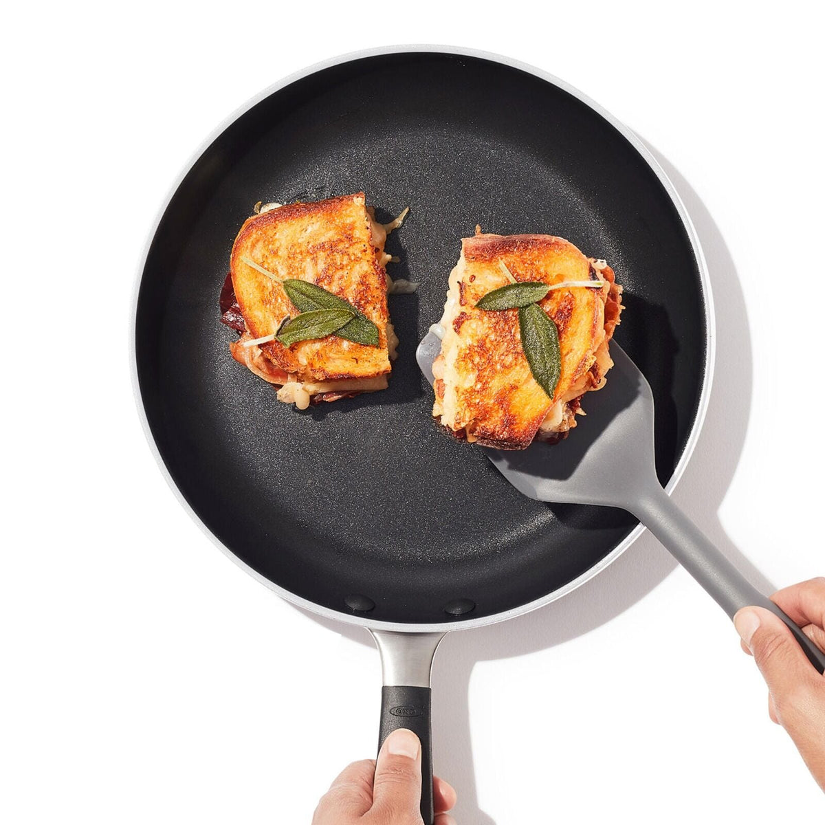 non-stick-pro-every-day-10-inch-fry-pan-q6 oxo_cc010469-001_nonstick-everyday-10in-fry-pan_pdp_05.jpg