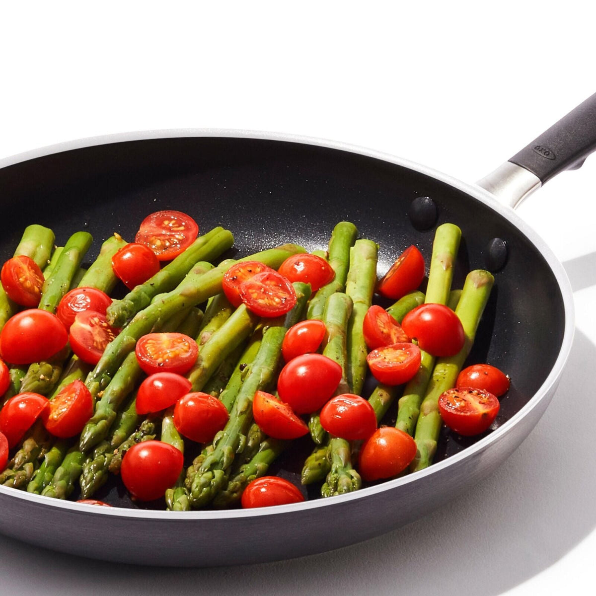 non-stick-pro-every-day-12-inch-frypan-b1 oxo_cc010470-001_nonstick-everyday-12in-fry-pan_pdp_05.jpg