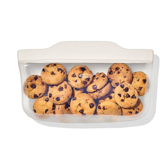 silicone-reusable-bag-snack-bag-12-oz-oat-d4 oxo_half_gallon_bag-11386300_015.jpg