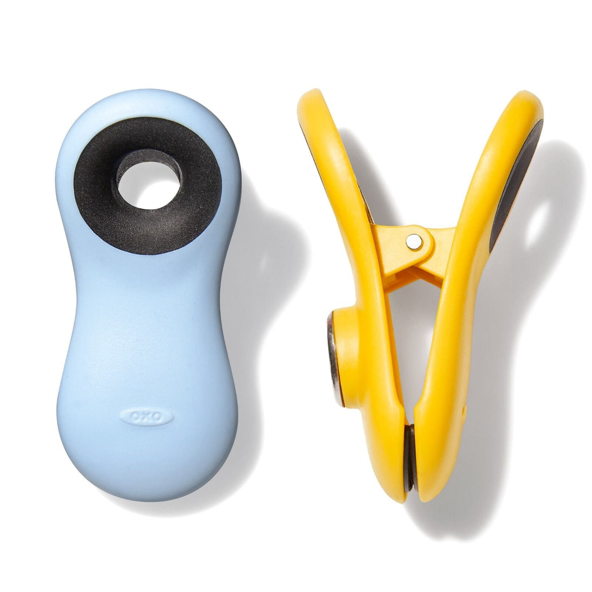 magnetic-all-purpose-clips-4-pack-assorted-colors-g7 oxo_magnetic_clips_set-13328400_015.jpg