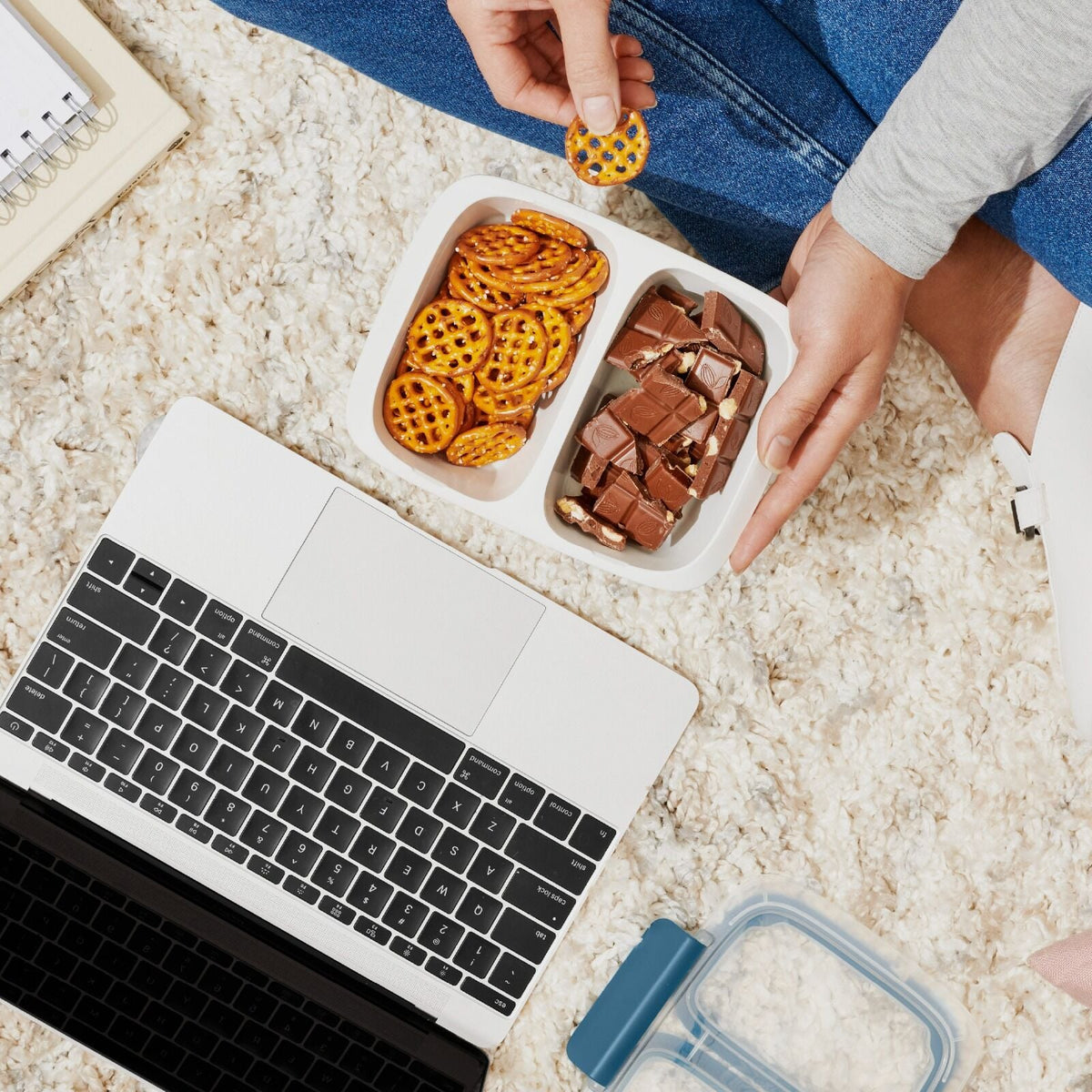 prep-and-go-2-cup-divided-container-p3 oxo_prepgo_2cup-divided-container_apdp_pdp_04_1_.jpeg