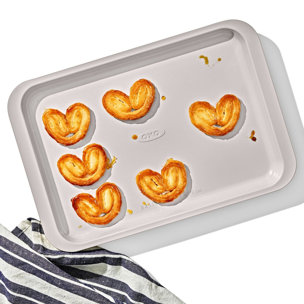 non-stick-pro-ceramic-coated-metal-bakeware-quarter-sheet-pan-storm-blue-i2 oxo_quarter-sheet-pan_pdp_01.jpg