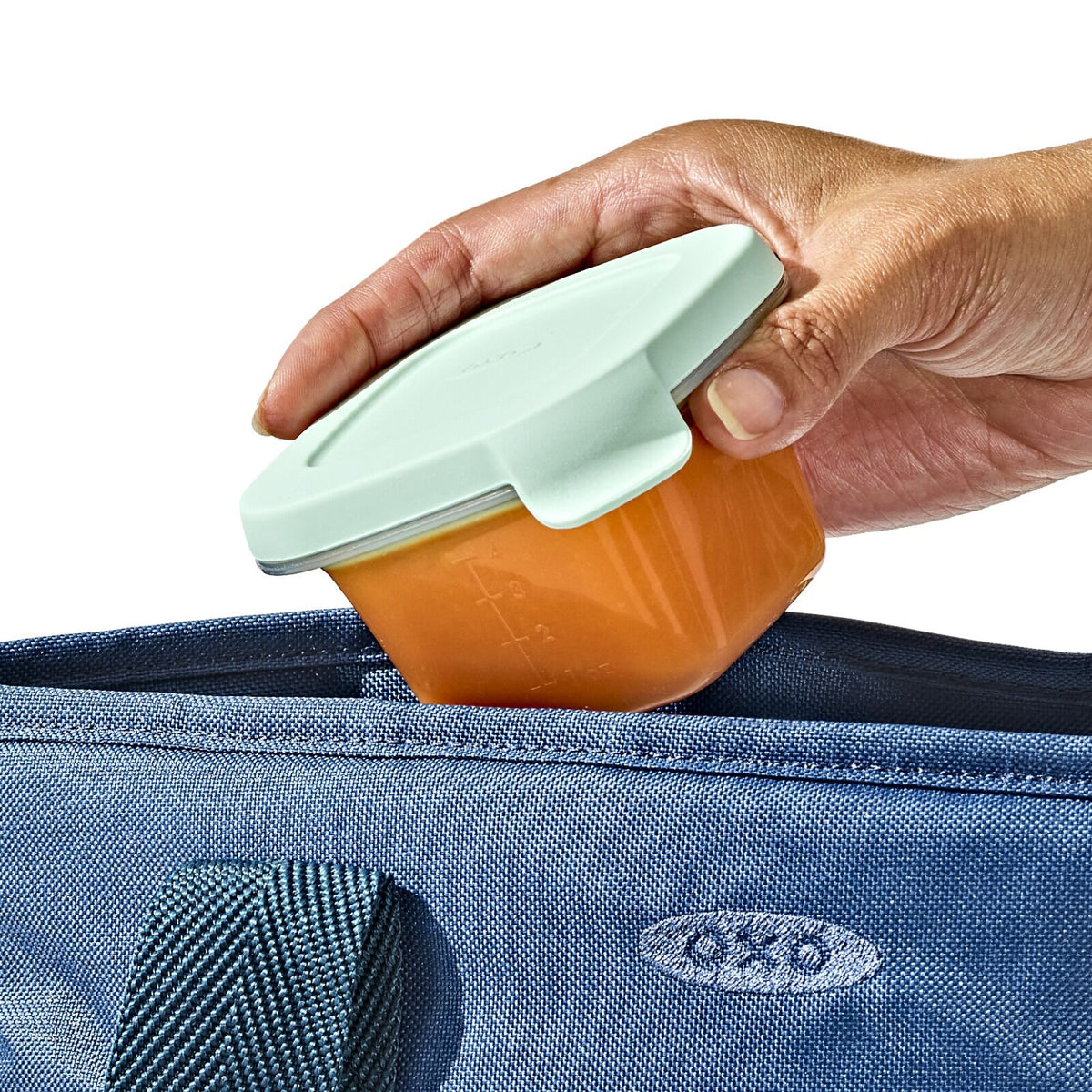 silicone-baby-blocks-food-storage-containers-4-oz-opal-w5 tot_silicone-baby-blocks-4oz_opal_pdp_04_1.jpeg
